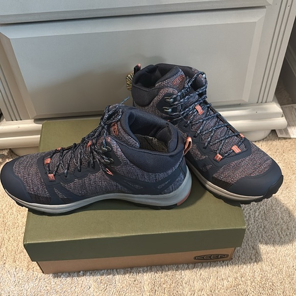 Keen Terradora II Mid hiking boots NWT - Picture 3 of 6